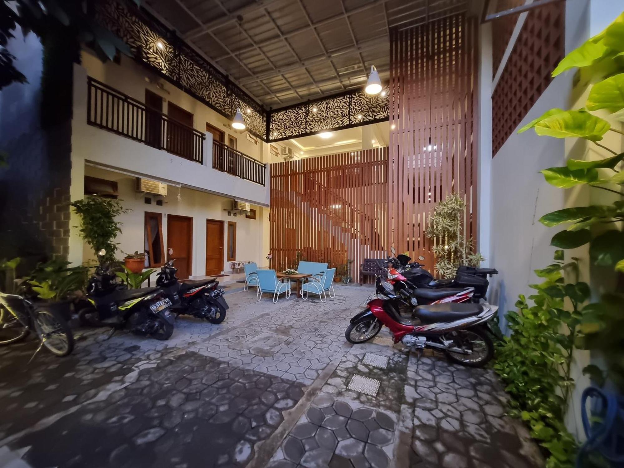 Hotel Omah Nayan Maguwo Esterno foto