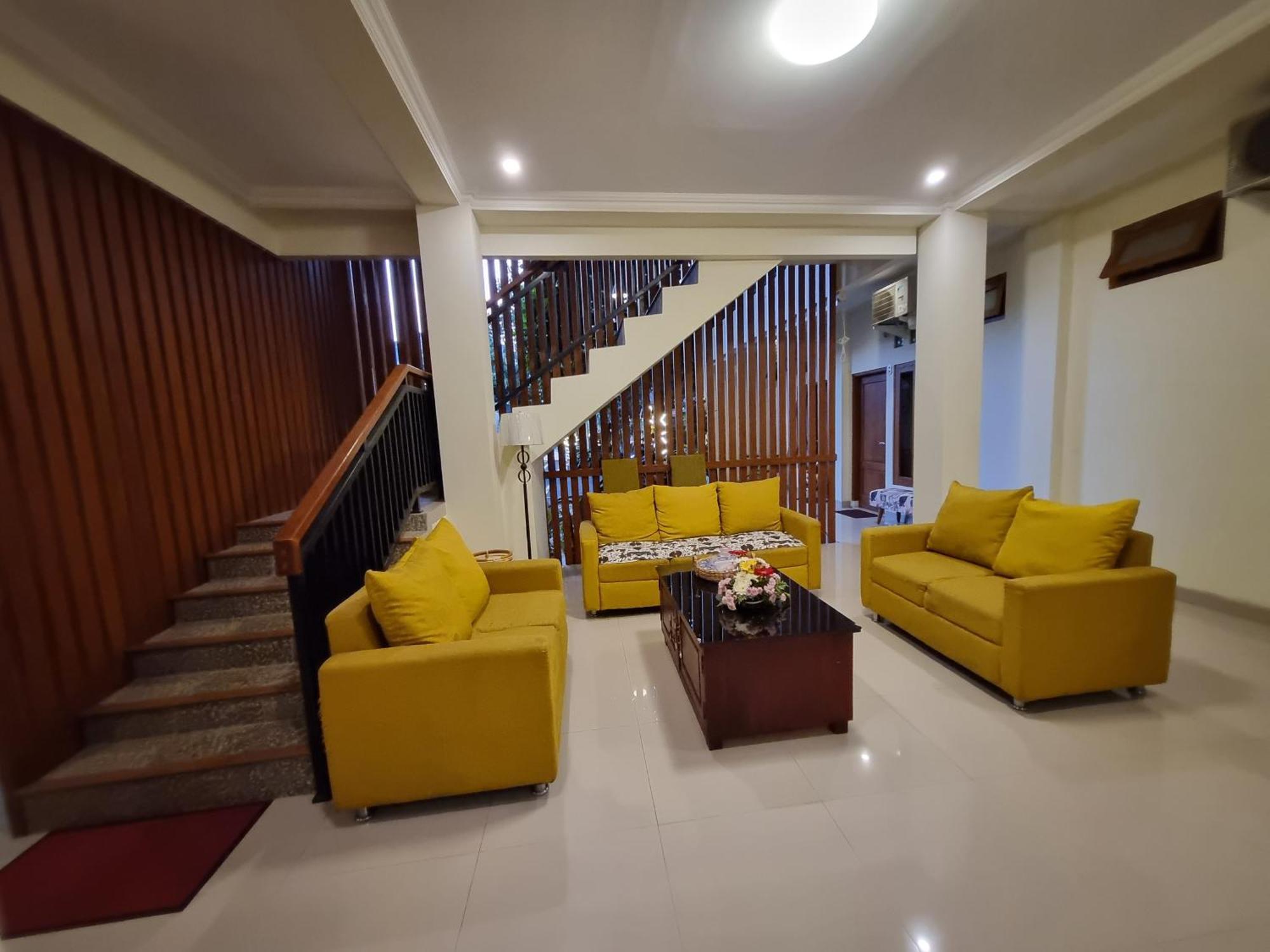 Hotel Omah Nayan Maguwo Esterno foto