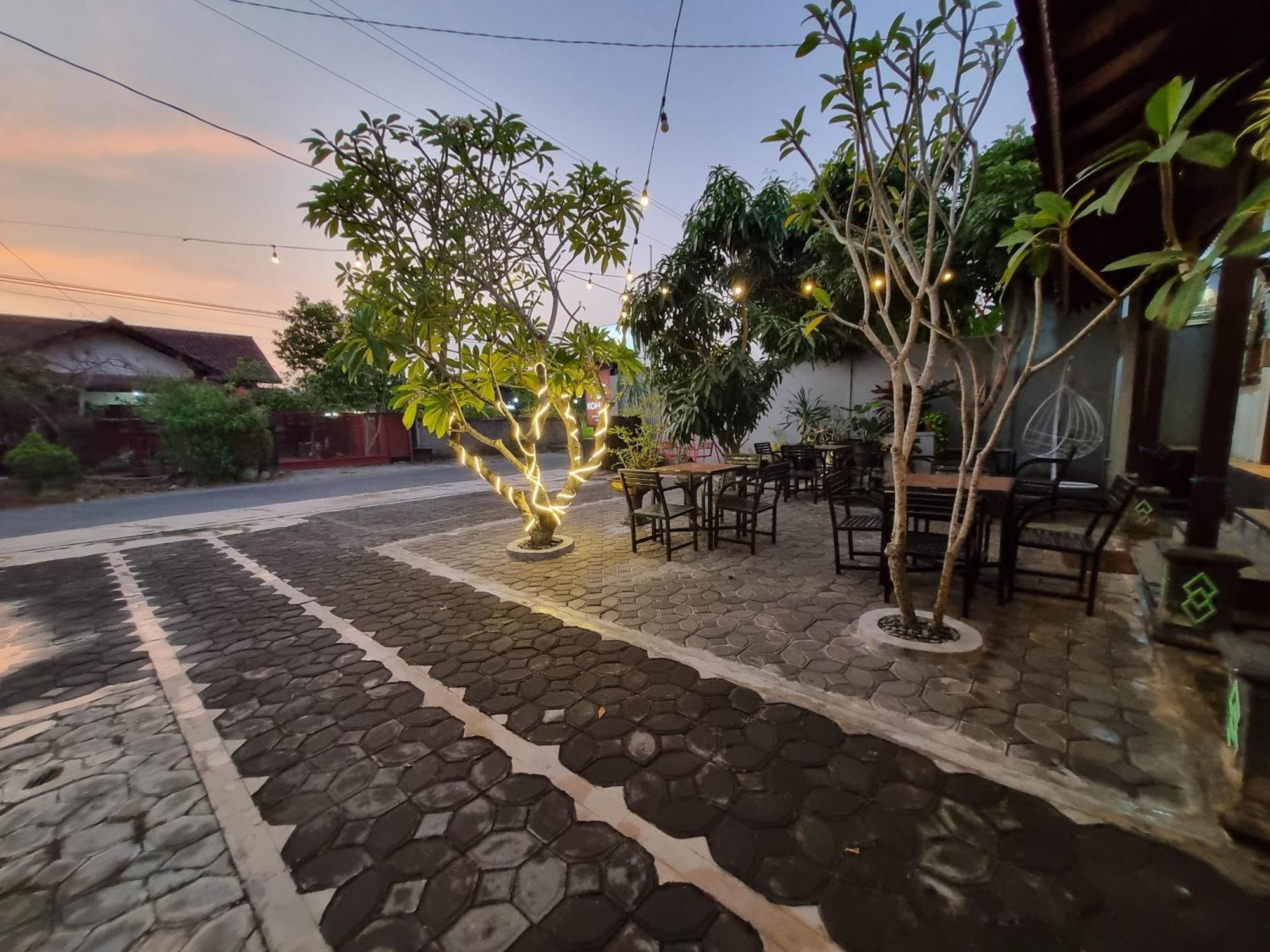 Hotel Omah Nayan Maguwo Esterno foto
